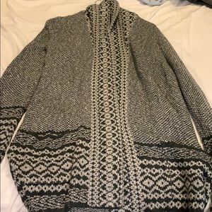 Lucky brand long sweater with pockets size M